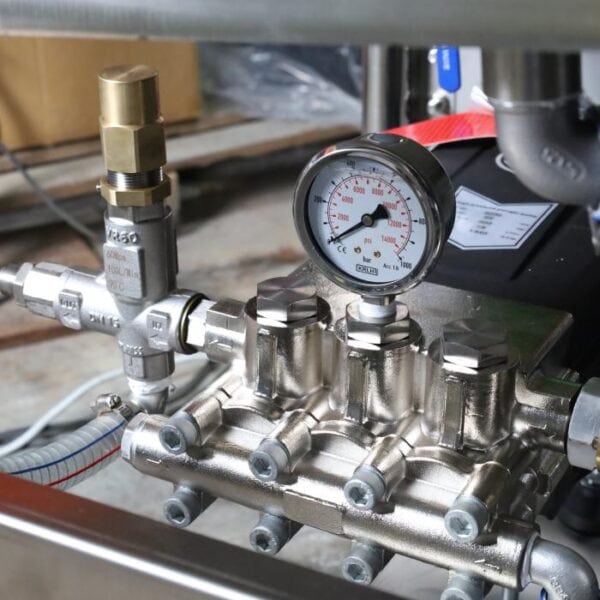 ship  clenaing machine 100mpa water blasting equipment - Image 2